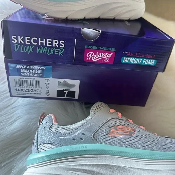 Skechers D’Lux Walker Infinite Motion. Sz 7. - Picture 4 of 10